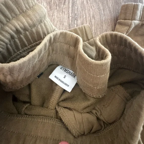 Gymshark Olive Joggers - Picture 3 of 3